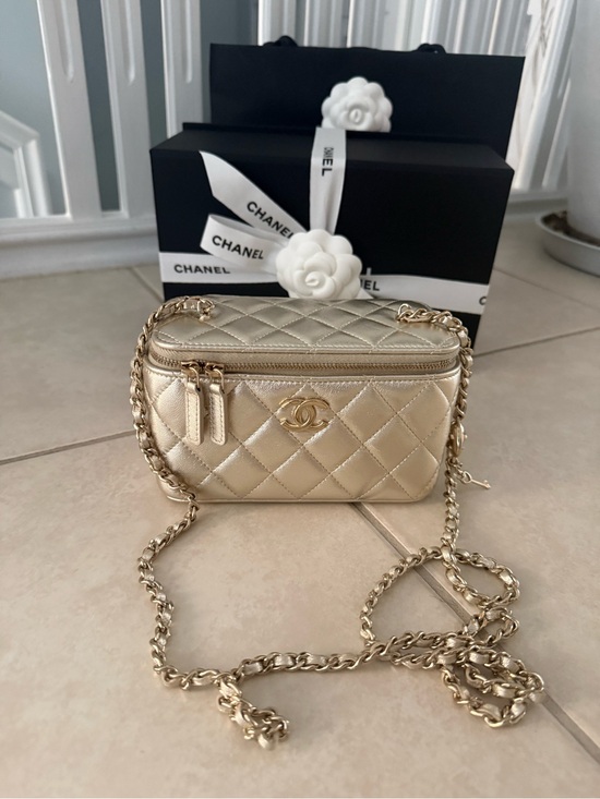 CHANEL Handbags - Chanel Quilted Metallic Gold Crossbody Vanity Case from  26/27 cruise collection